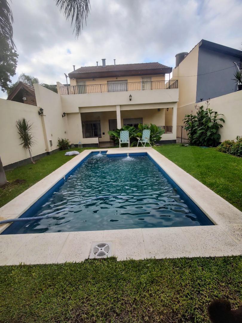 CASA VENTA 6 AMBIENTES PILETA JARDIN HAEDO MORON
