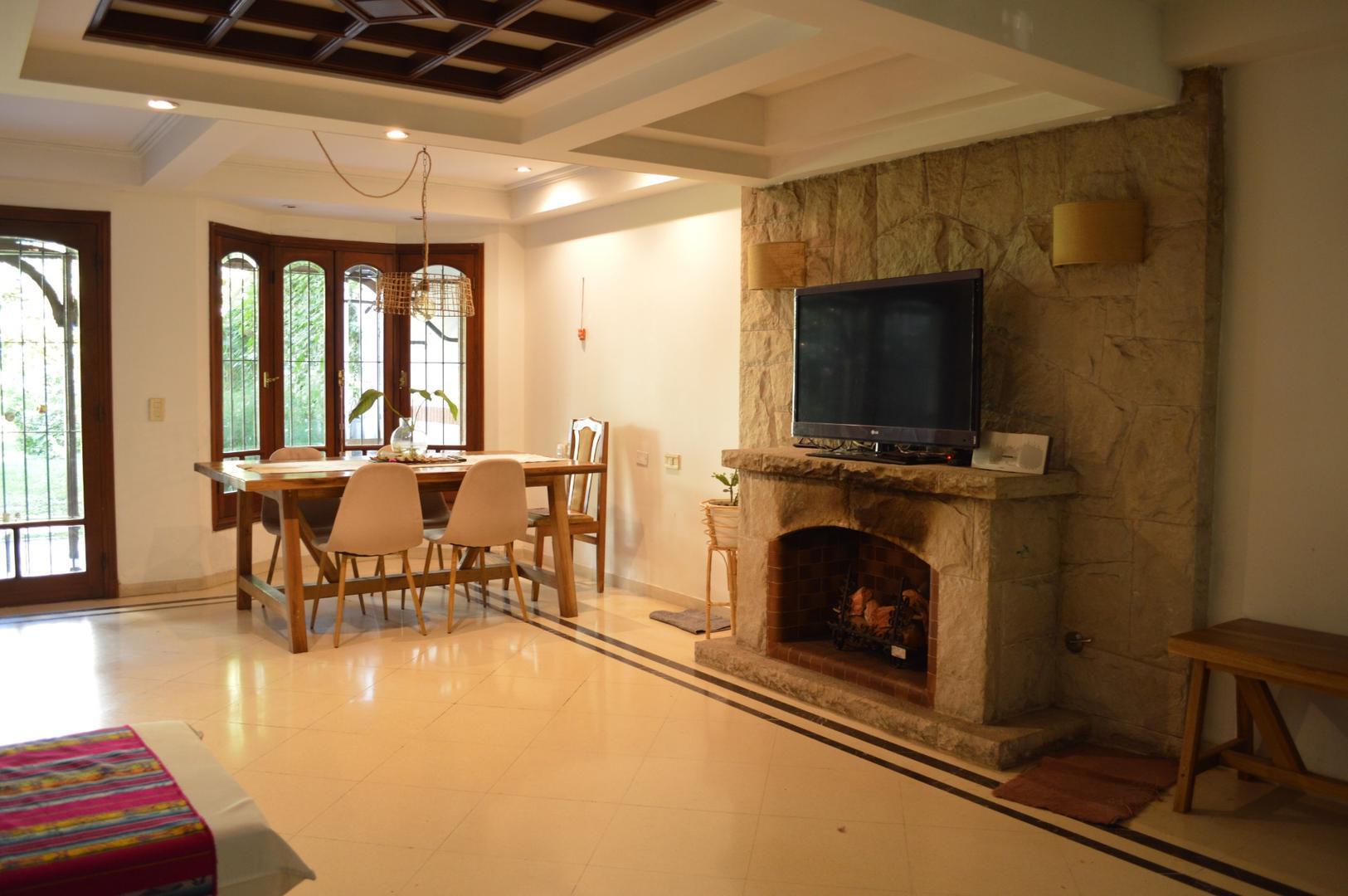 Depto Tipo Casa 4 ambientes con 3 baños