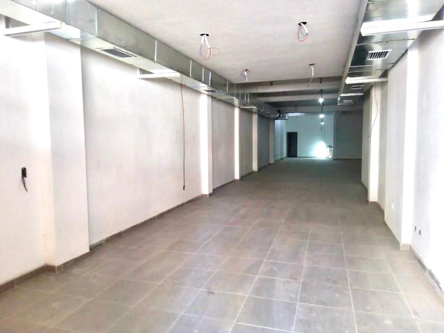 Con renta, Local 160m2 a mts Lope de Vega y Beiro