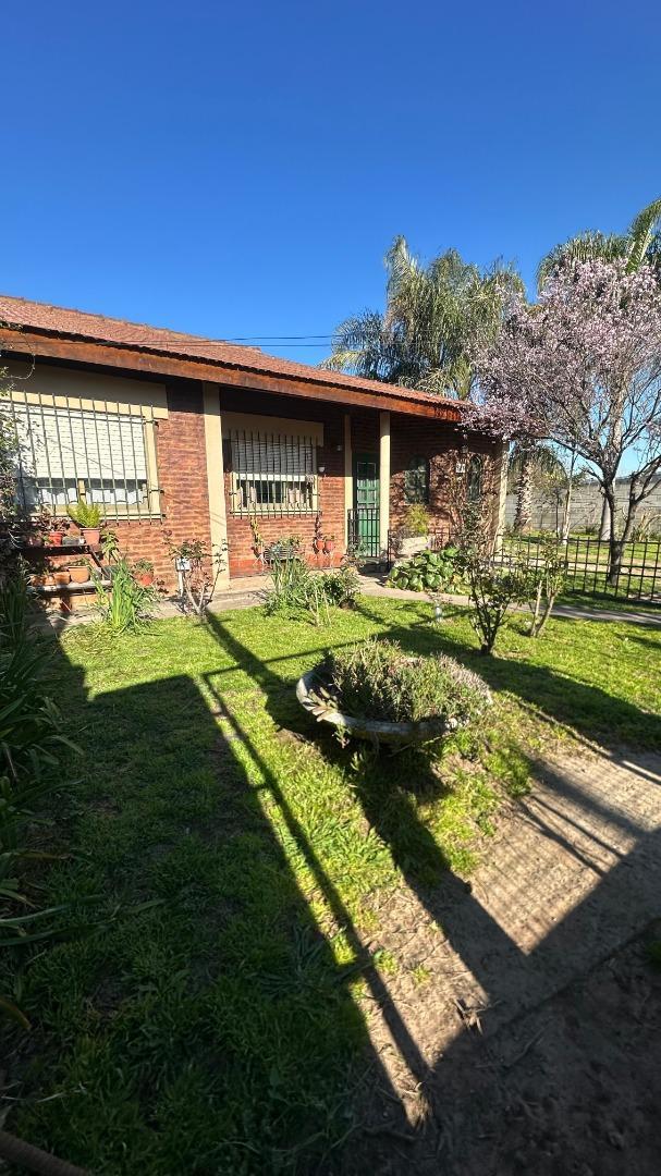 Casa 3 ambientes con 2 baños