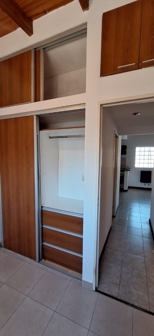 Casa 2 ambientes con 1 baño