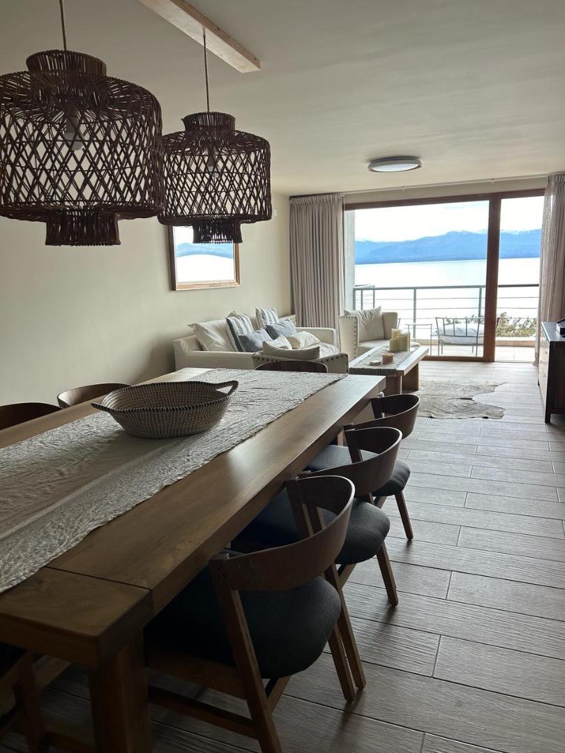 Departamento de categoria sobre Lago Nahuel Huapi