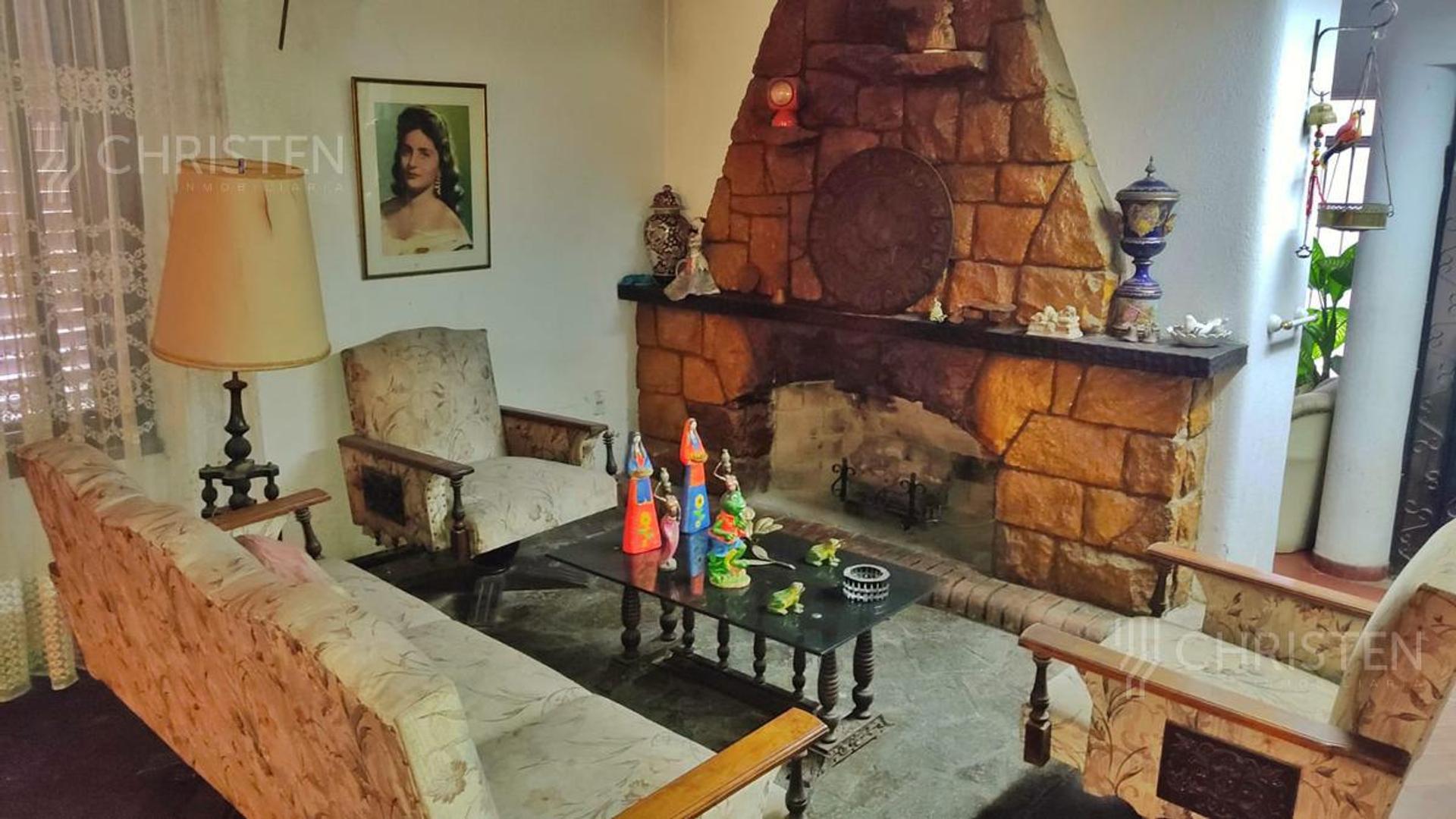 Casa 6 ambientes con 2 baños