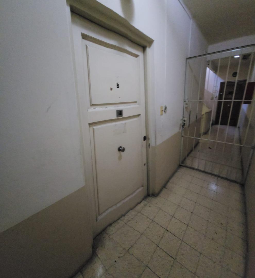 EXCELENTE DEPARTAMENTO DE 2AMBIENTES a 2 CUADRAS EST MERLO