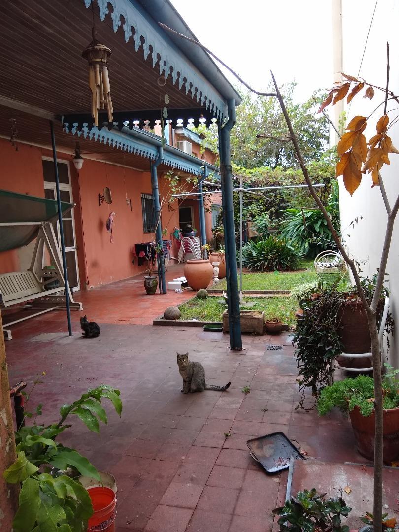 CASA 4 AMBIENTES CON DEPTO DE 3 AMBIENTES