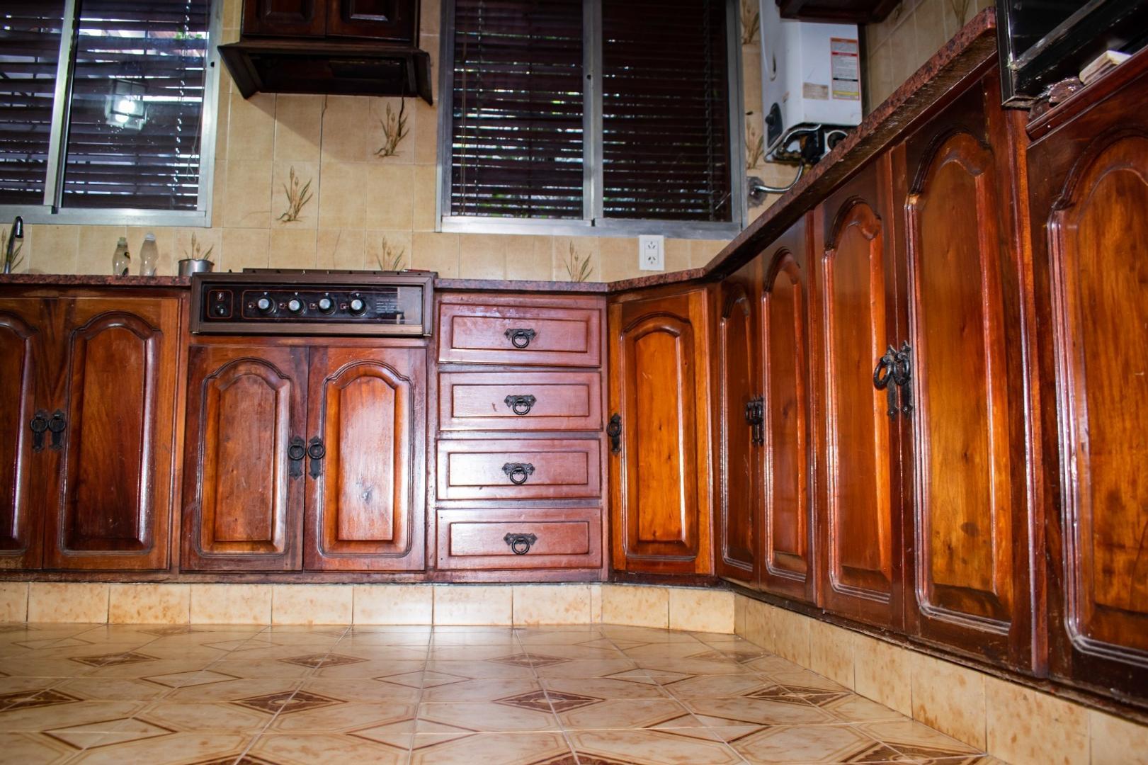 Los Tarcos, Tres Cerritos