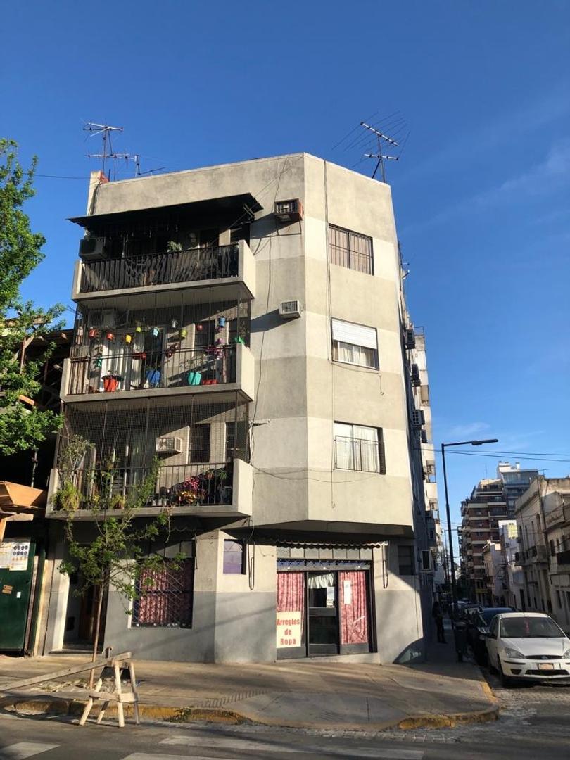 1 ambiente al frente. Excelente ubicación