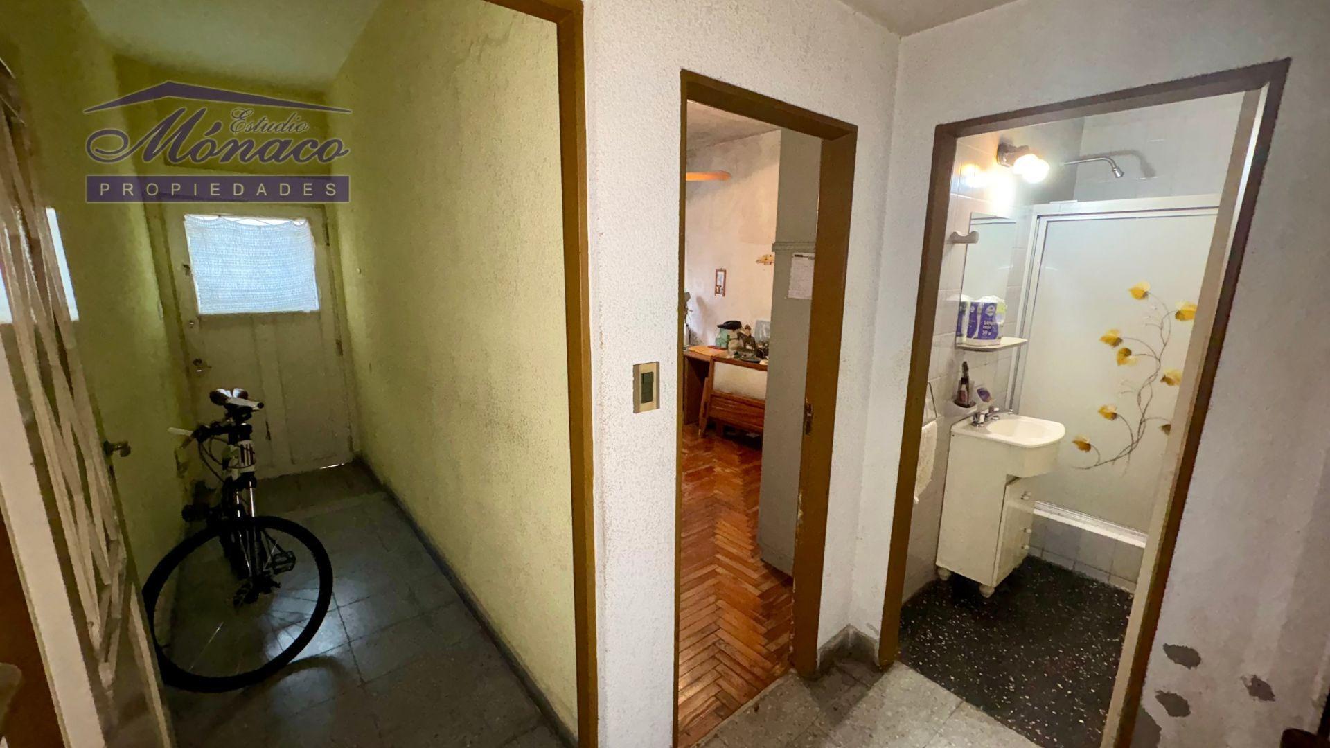 Casa 3 ambientes con 1 baño