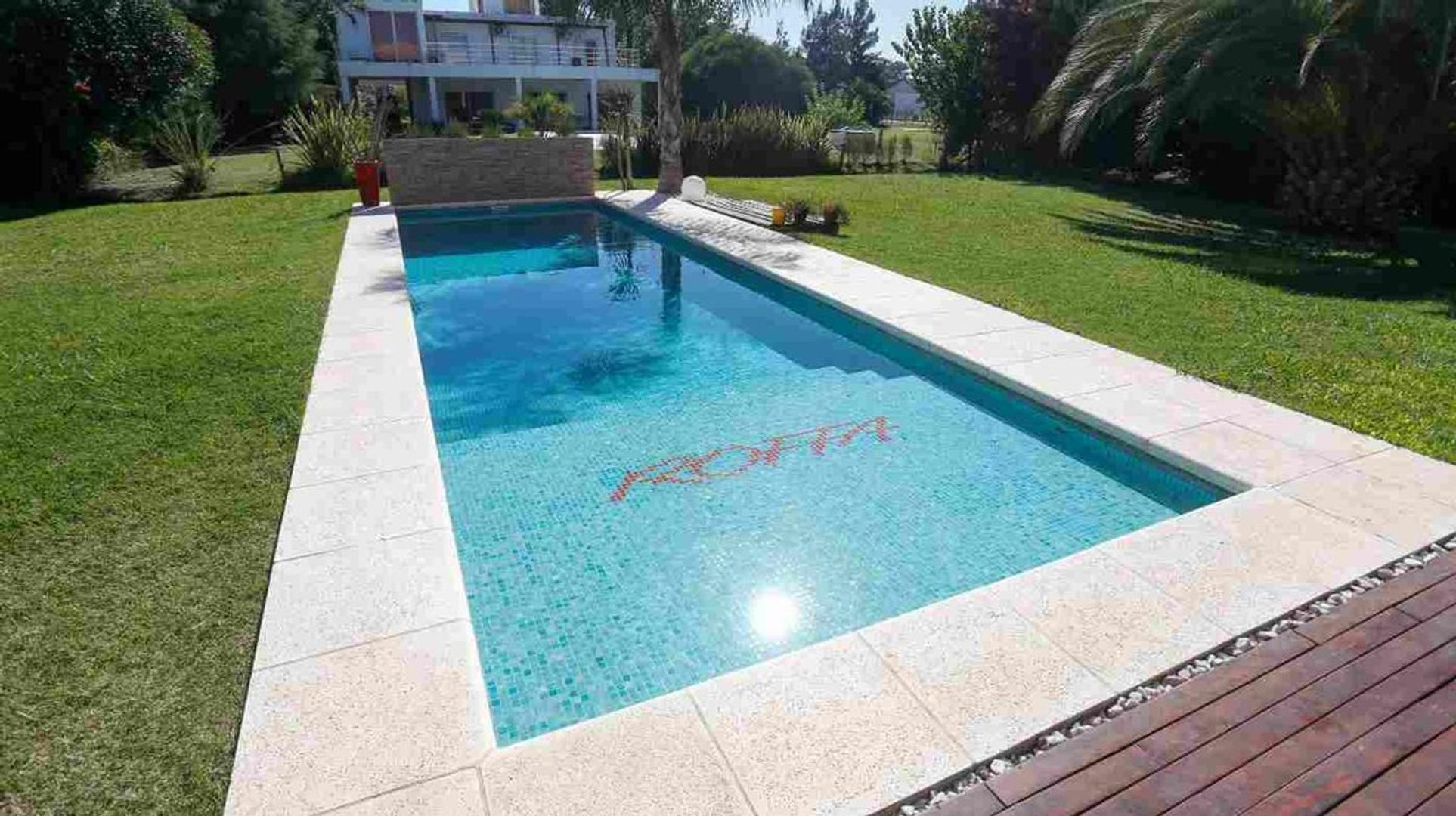 Casa 5 ambientes con 3 baños