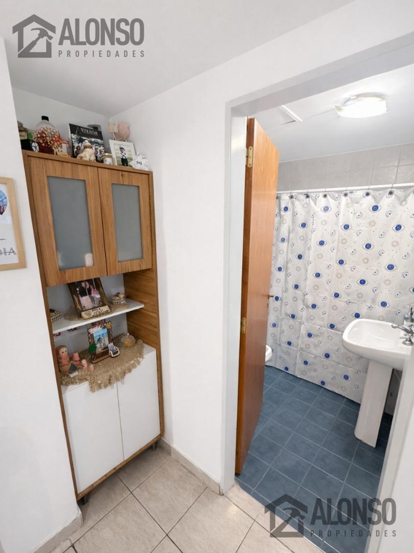 Departamento 2 Ambientes con Balcón en Alquiler en Lanús