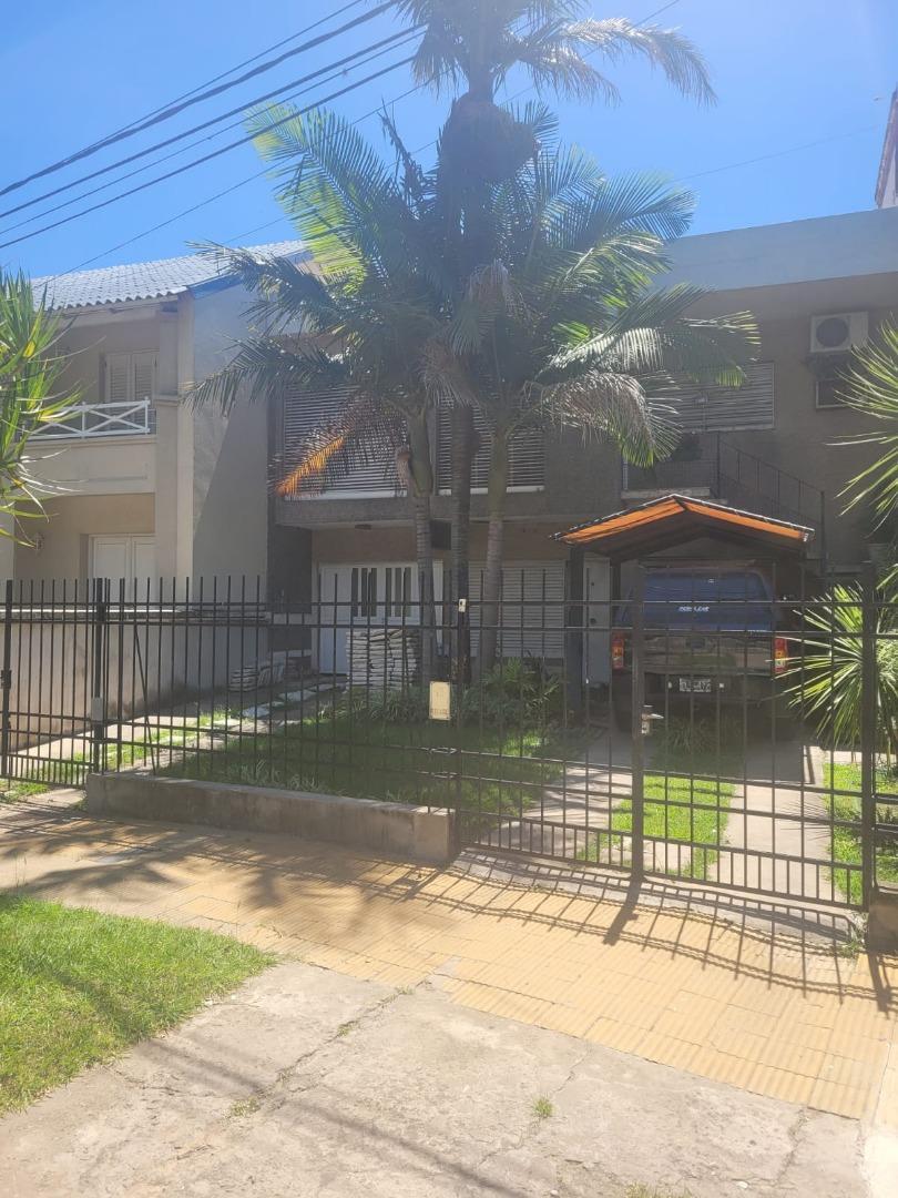 CASA EN LA COSTANERA A REFACCIONAR