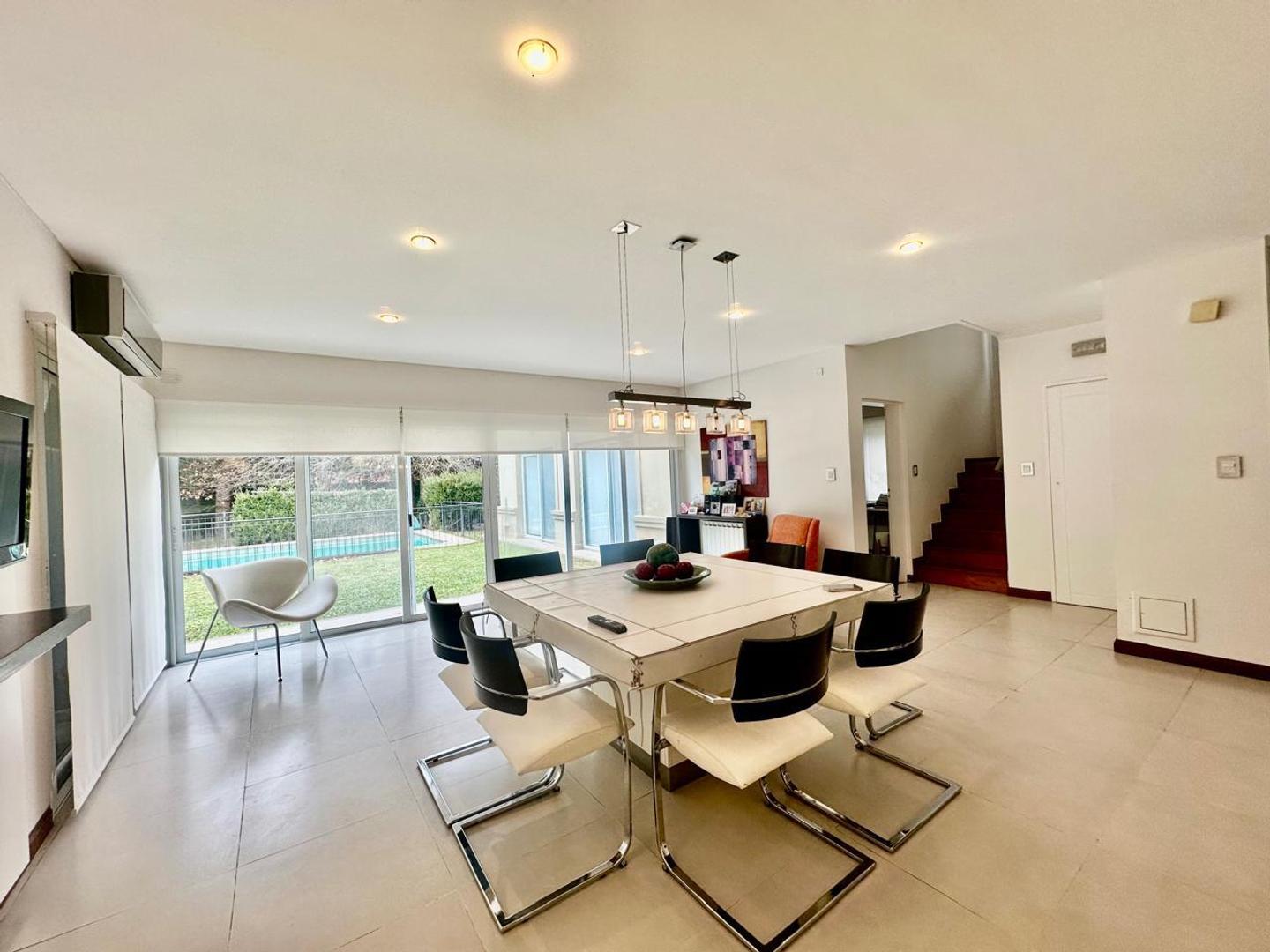 Casa en Venta en Solar Del Bosque, USD 420.000