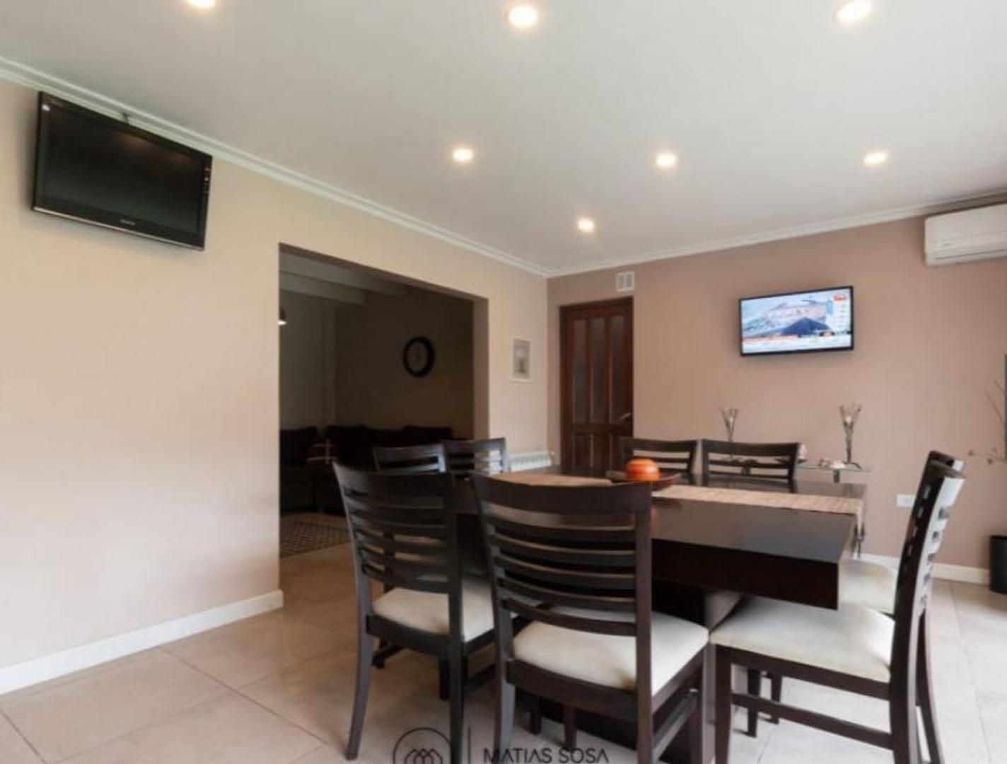 Casa 5 ambientes con 3 baños