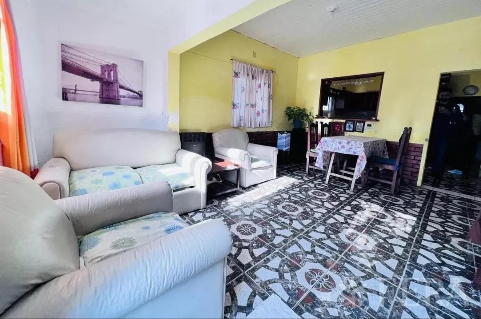 Casa 4 ambientes con 1 baño