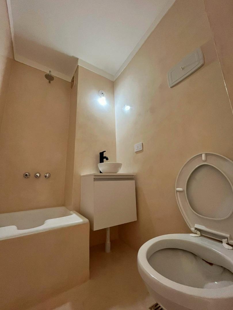 Departamento en Venta en Olivos Vias/Rio, USD 70.000