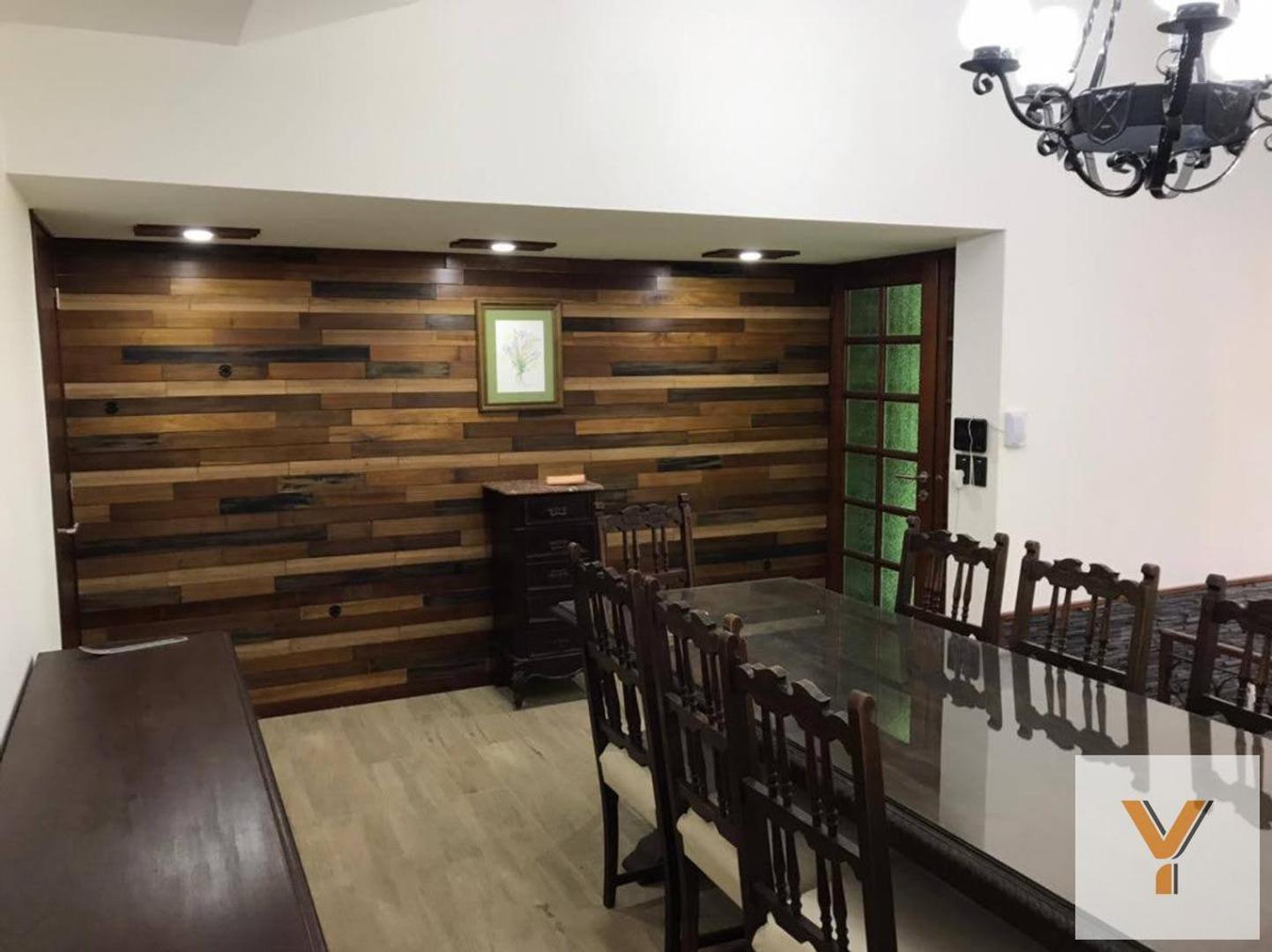 Casa en Venta con 3 cocheras