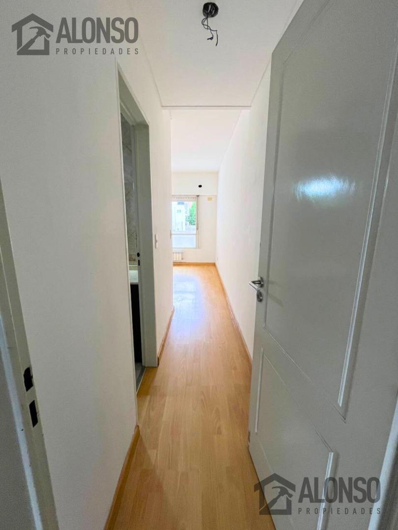 DEPARTAMENTO 2 AMBIENTES CON BALCON AL FRENTE - EN ALQUILER