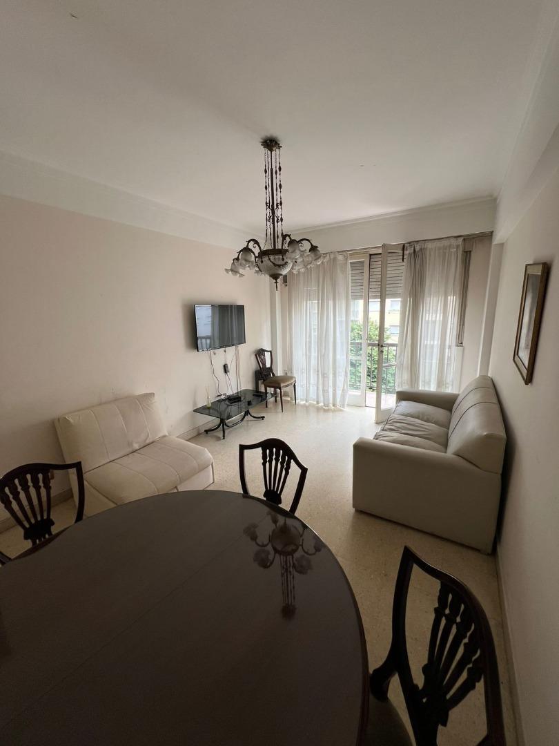 Av Colon 2100, Piso 4