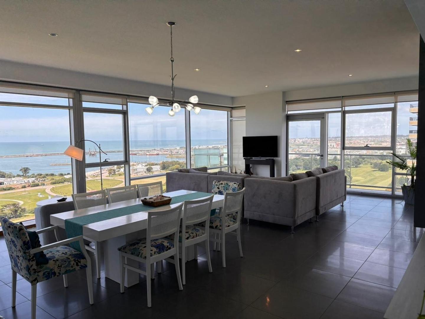 SEMIPISO CINCO AMBIENTES VISTA AL MAR, AL GOLF Y CIUDAD.