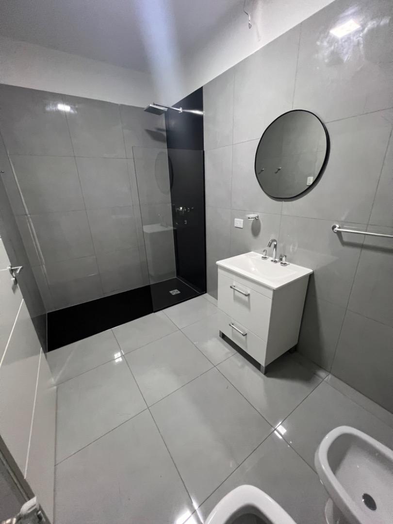 ALQUILO AMOBLADO DUPLEX DE CATEGORÍA DOCTA, PISCINA