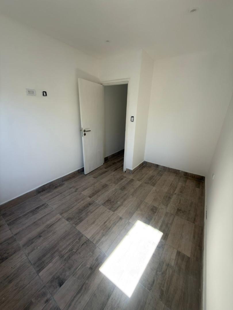 Depto Tipo Casa 2 ambientes con 1 baño