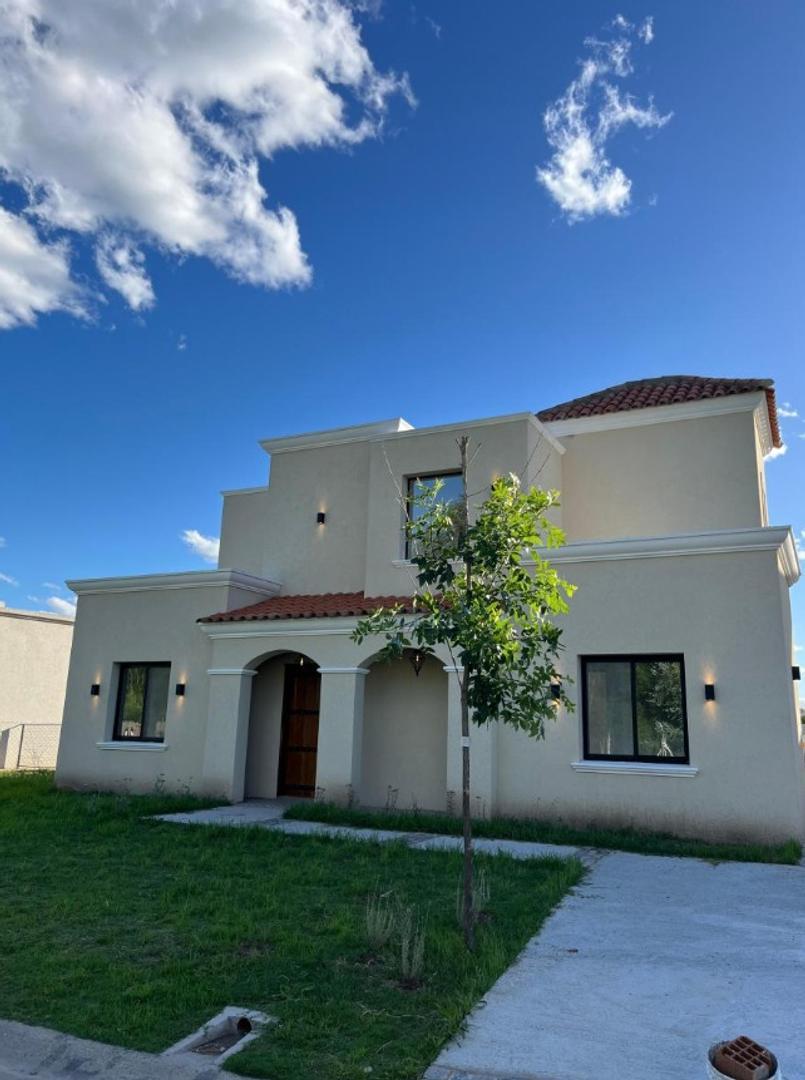 Casa A Estrenar en Barrio Privado San Pablo