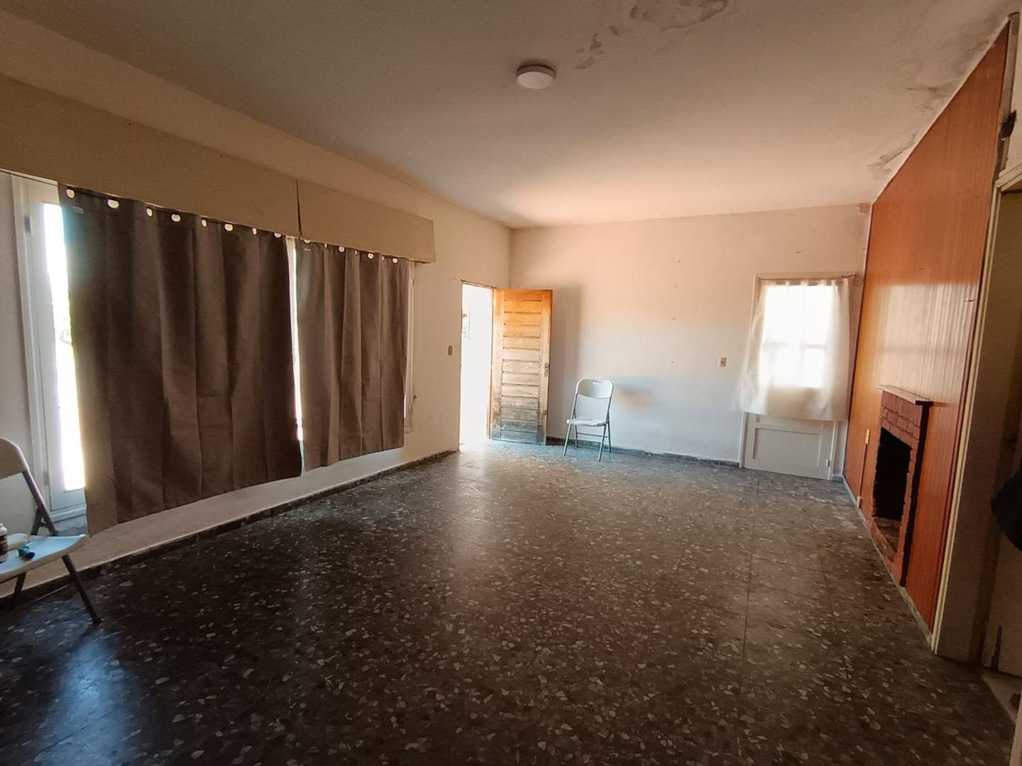 Avenida Daniel Fernandez Crespo 400