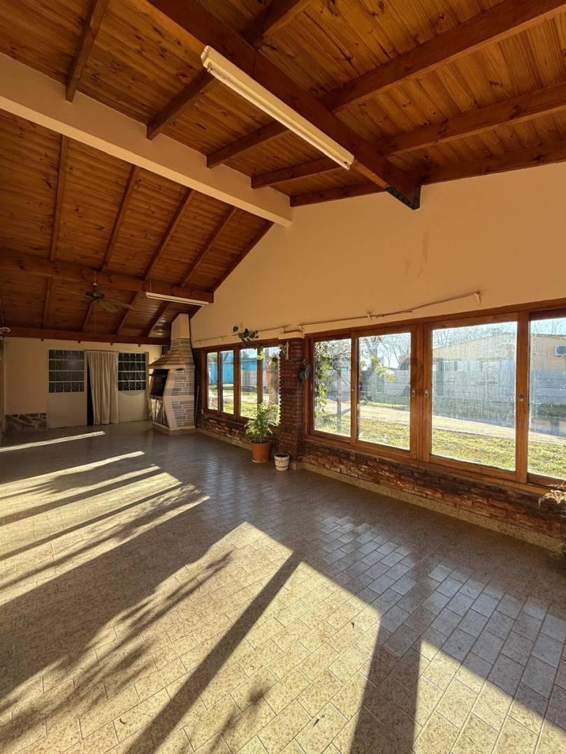 4 Esquina 11 , Piso 0