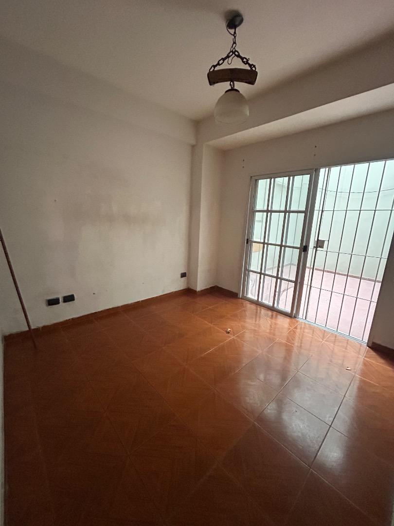 Depto Tipo Casa 2 ambientes con 1 baño