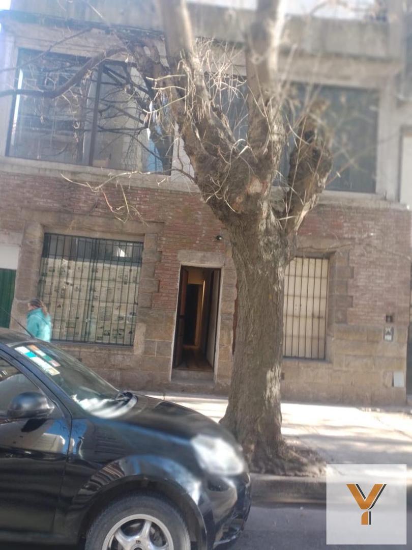 Casa 11 ambientes con 5 baños