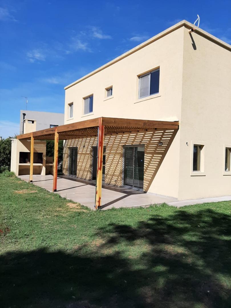 Santa Guadalupe, Venta Con Renta