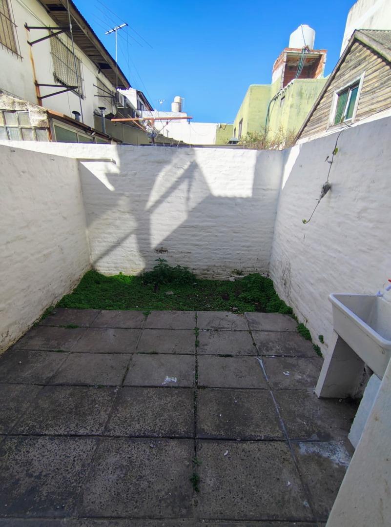 Depto Tipo Casa 2 ambientes con 1 baño