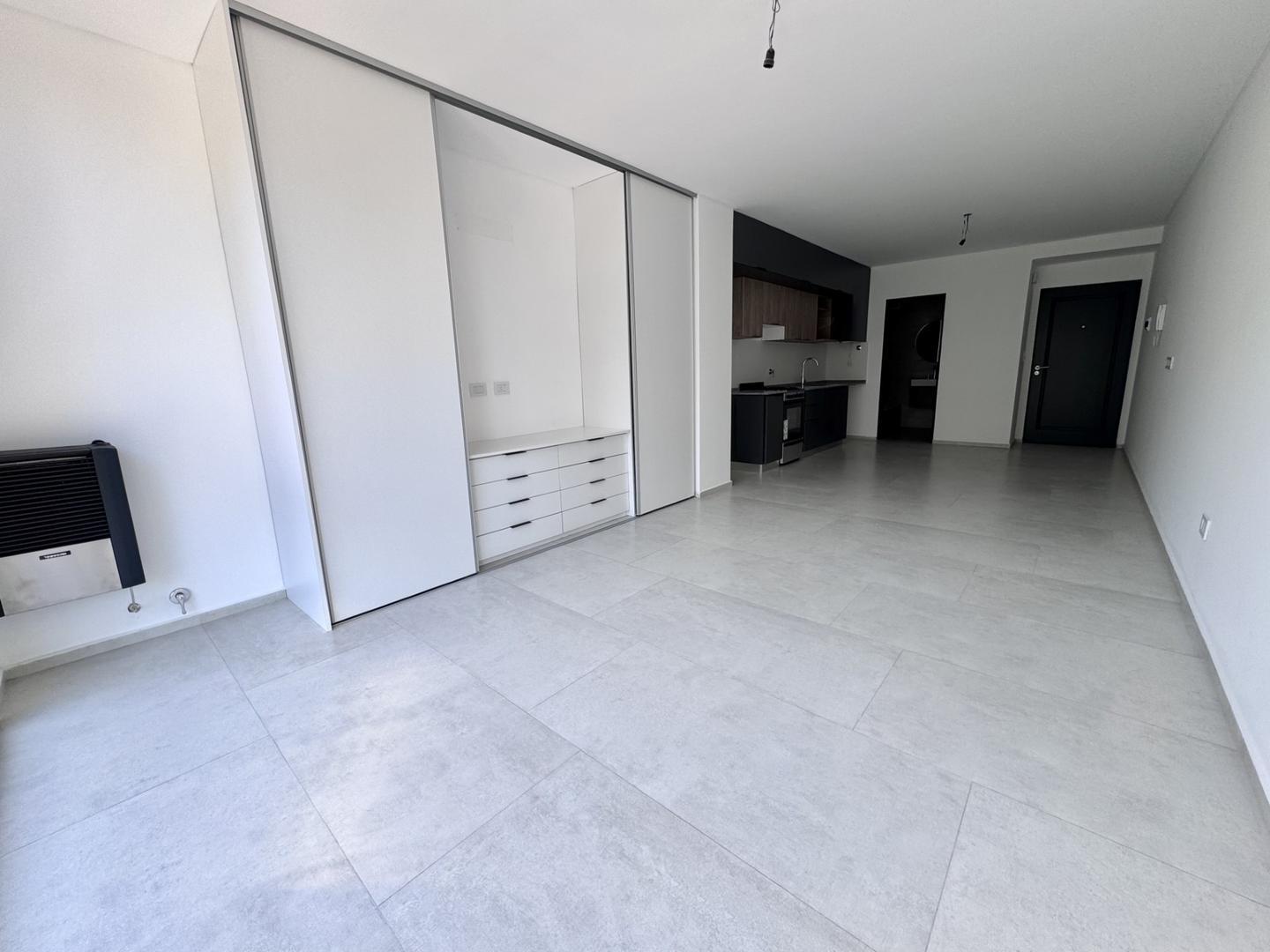 Francia 2500, Piso 3