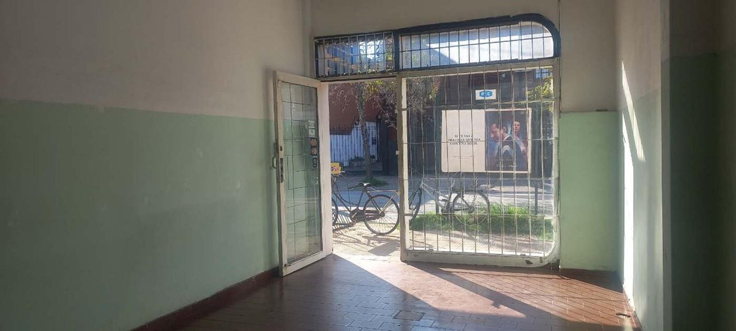 LOCAL COMERCIAL VENTA OLIVOS A LA CALLE