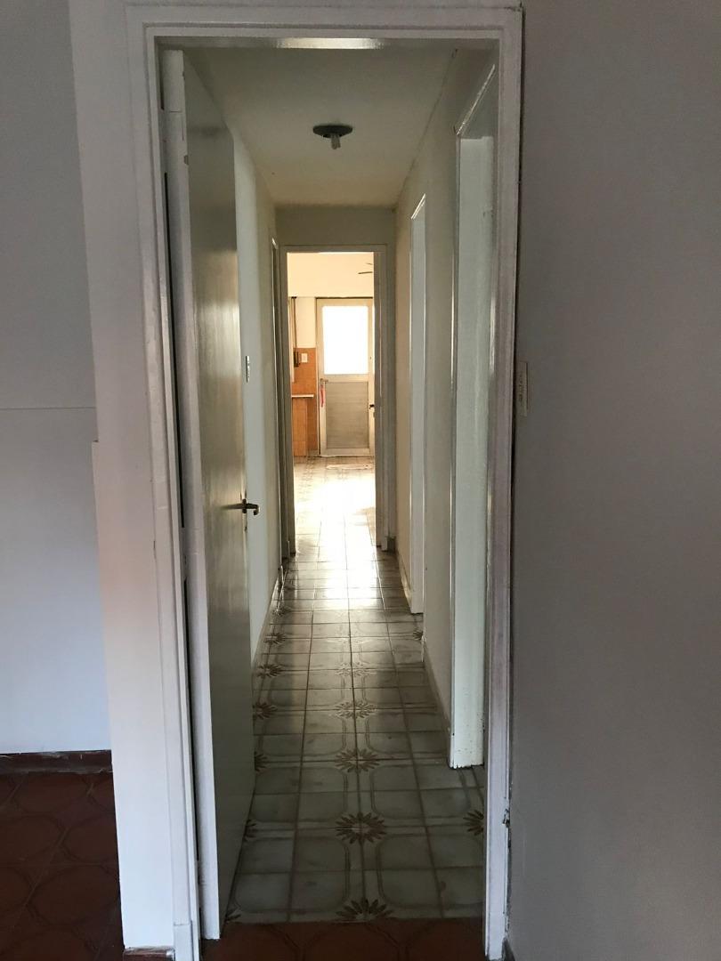 Casa en Alquiler con 1 cochera