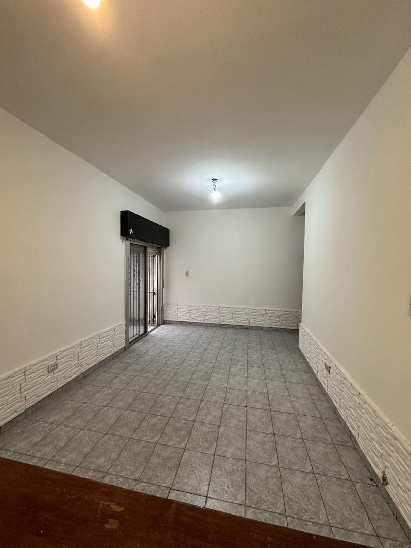 Depto Tipo Casa en Alquiler de 1 dormitorio