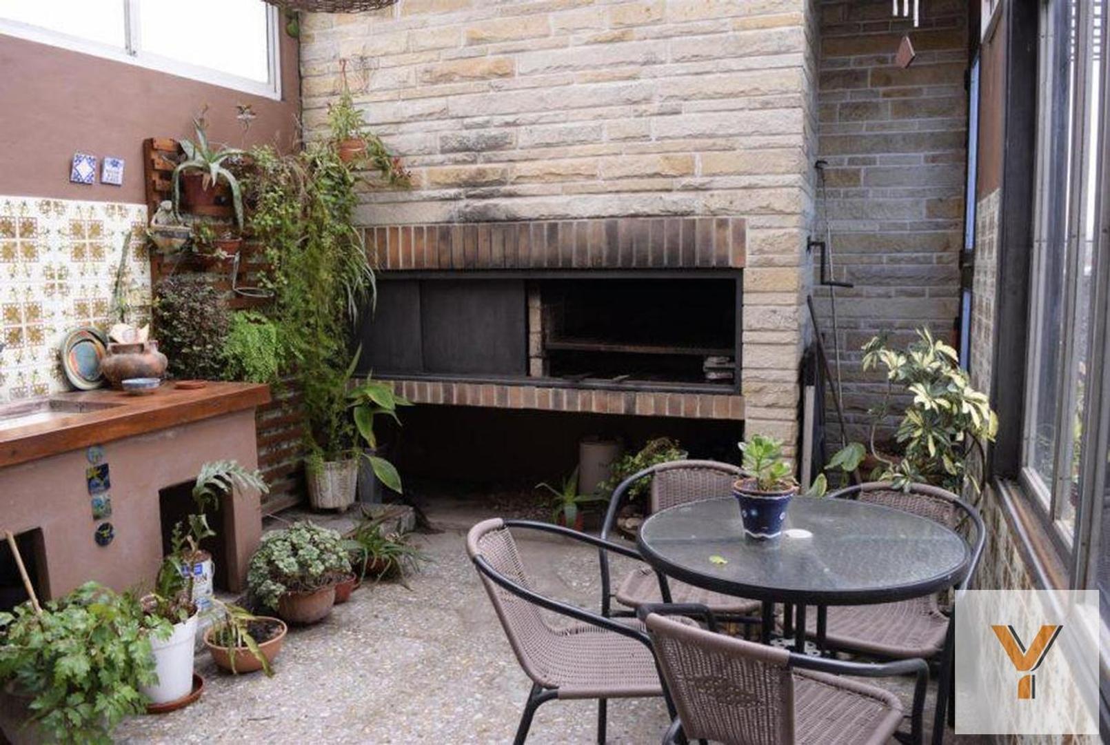 Depto Tipo Casa en Venta de 5 ambientes