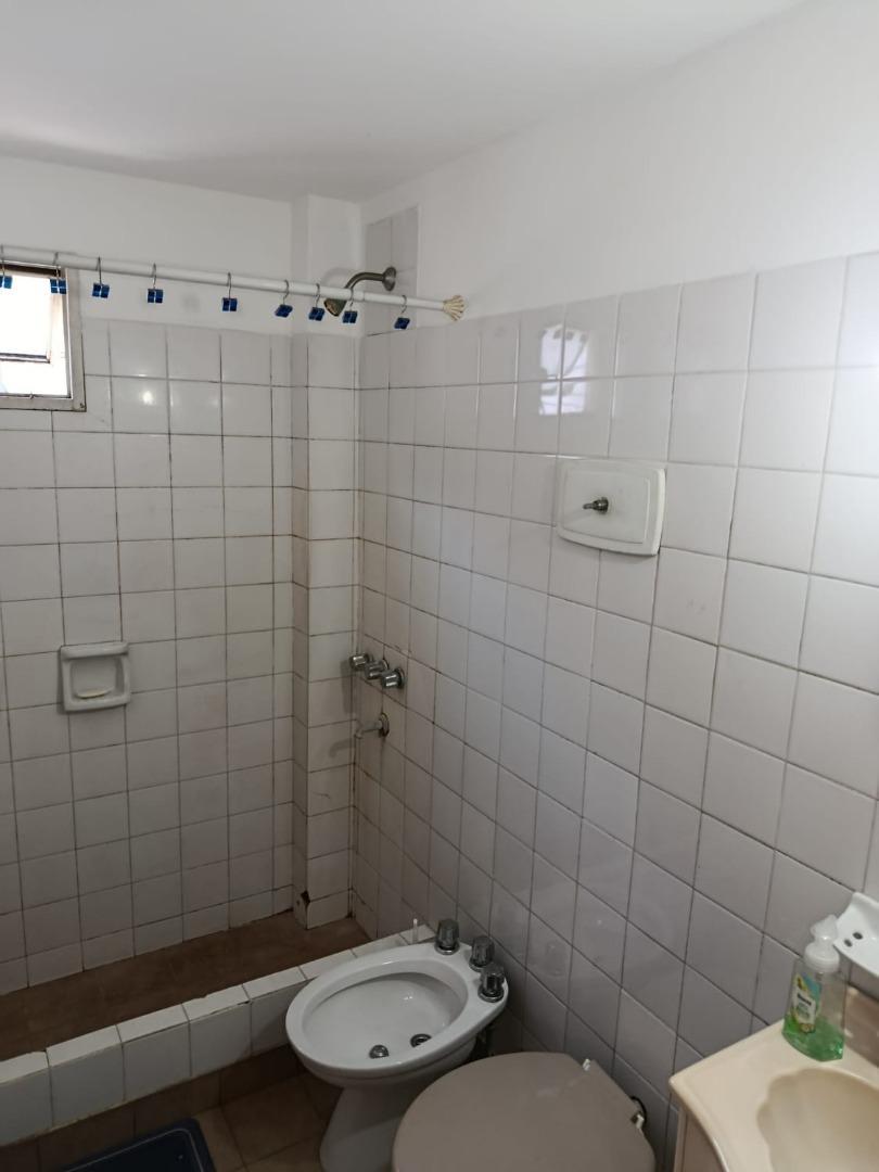 Departamento de 2amb en primer piso por escalera