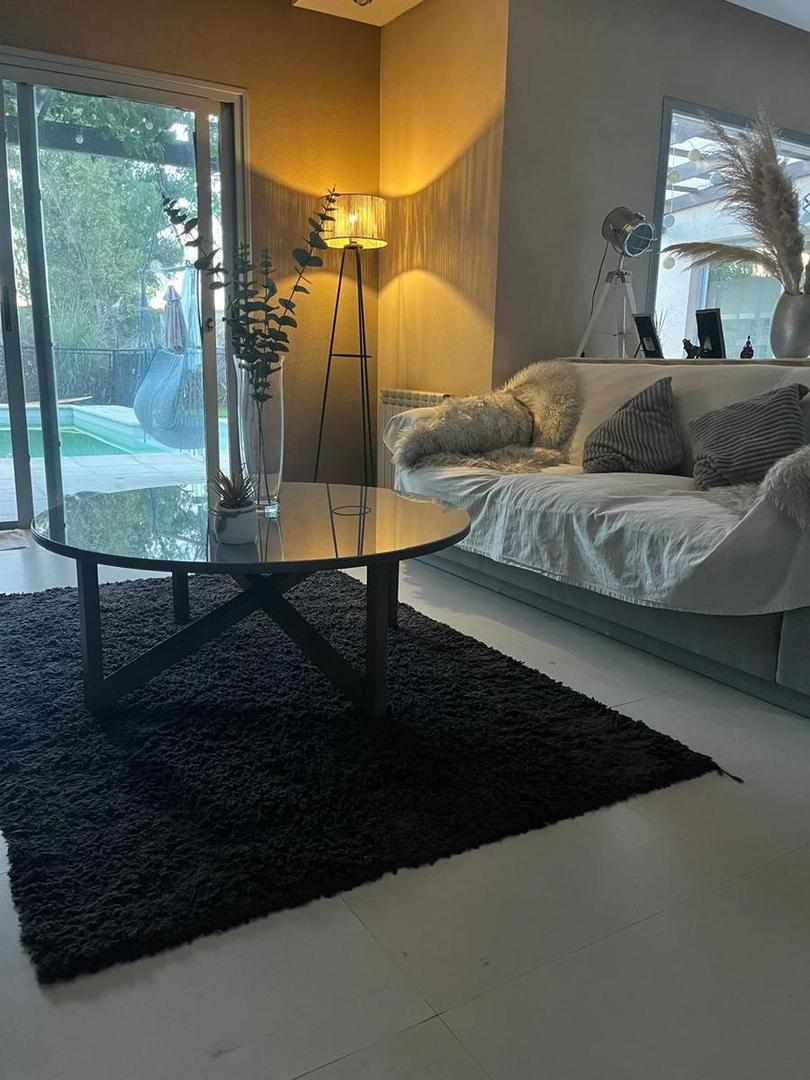 Casa en Venta con 4 cocheras