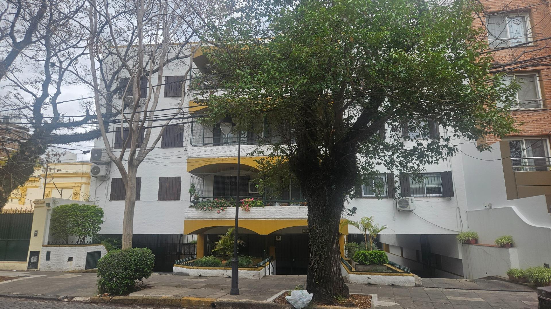Venta Cochera fija en Edificio San Isidro centro