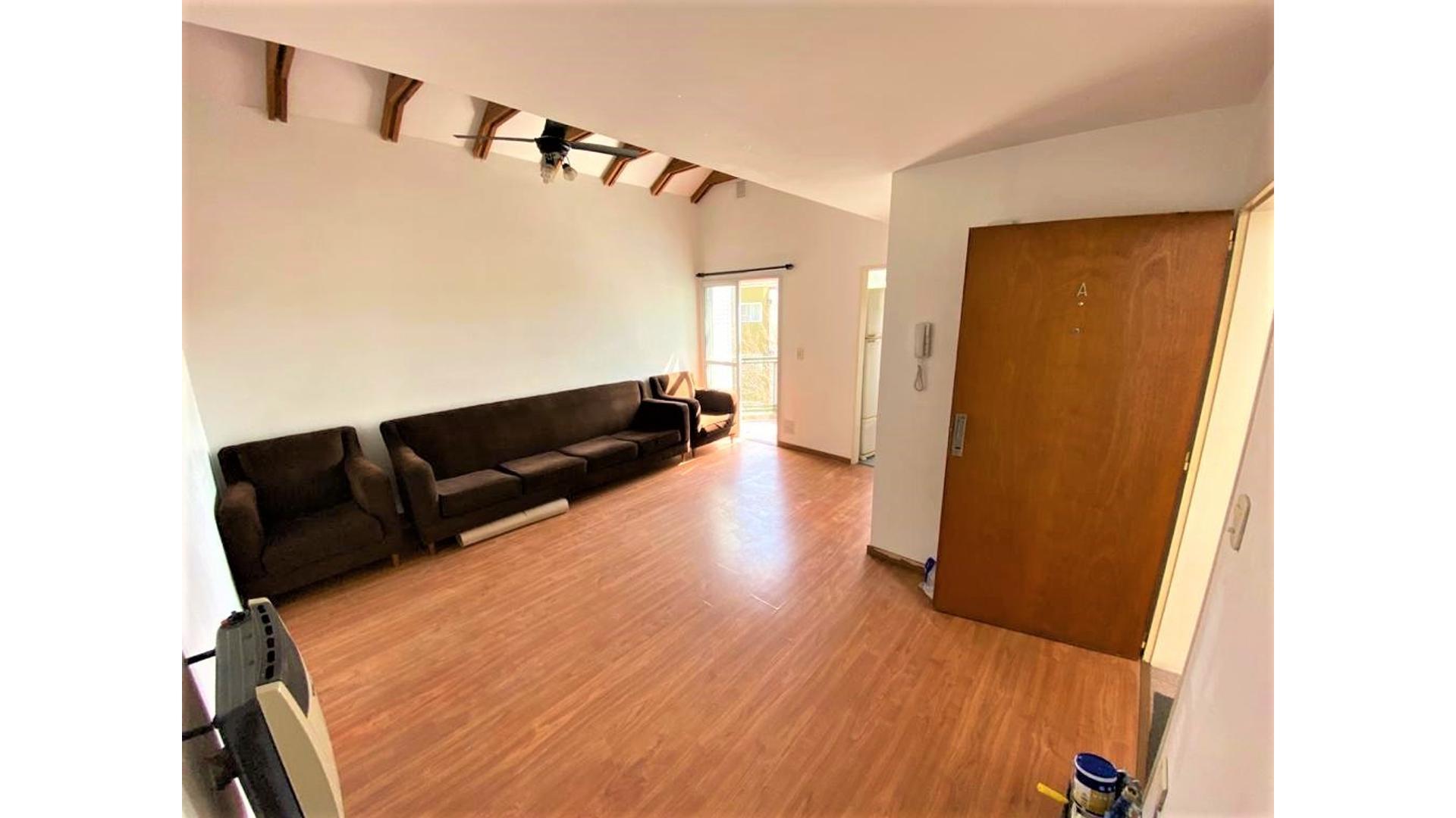 Juan J Castelli 6400