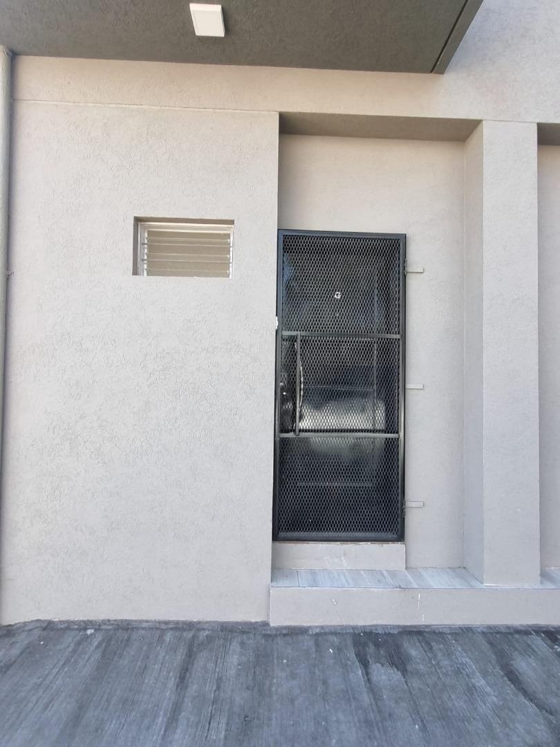 Venta departamento monoambiente con cochera patio, Banfield