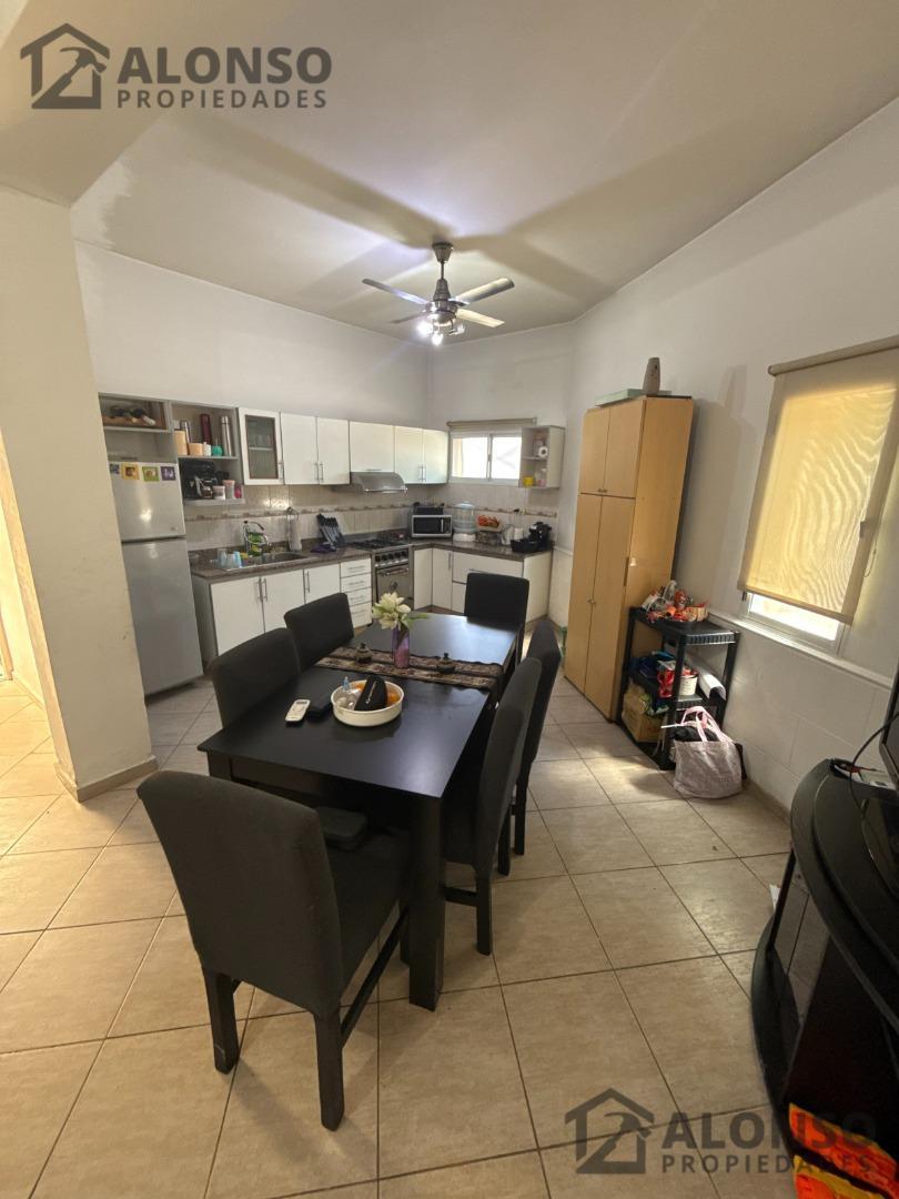 Casa 4 ambientes con 1 baño