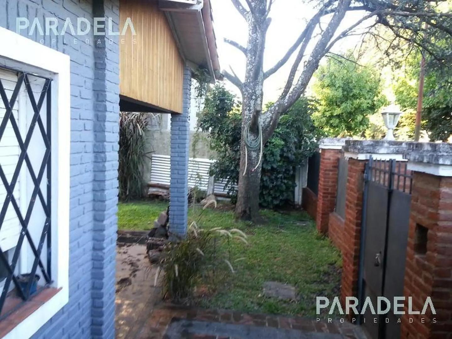 Casa 3 ambientes con 1 baño