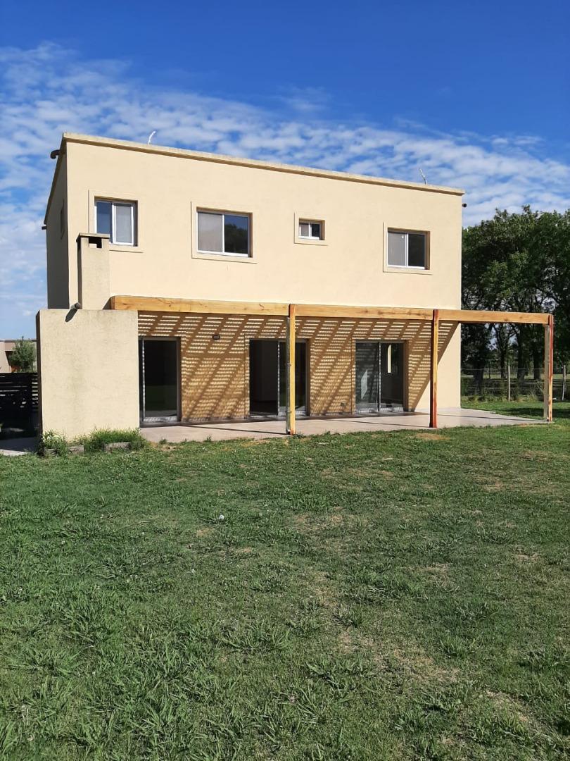 Casa en Venta en Pilar del Este - Santa Guadalupe, USD 220.000