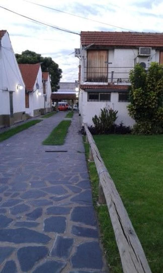 Luis Pasteur 1800/2100