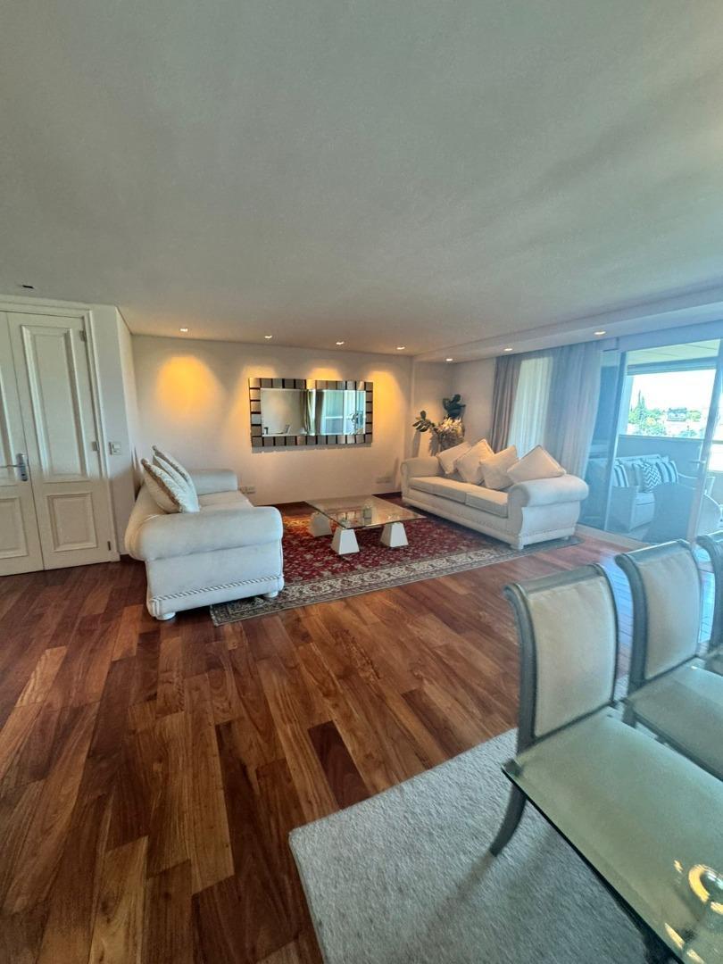 Departamento en Alquiler en Villa Sol, USD 2.500