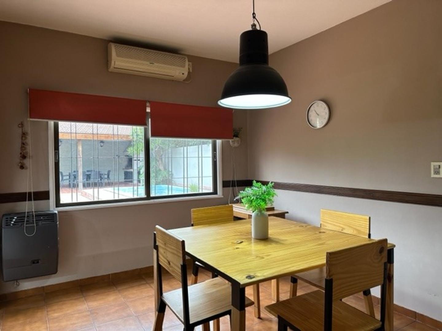 Casa en Venta con 4 cocheras