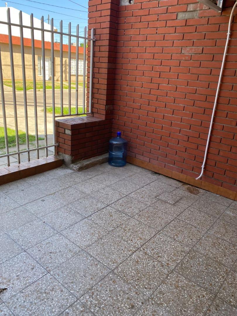 Casa en Alquiler con 1 cochera