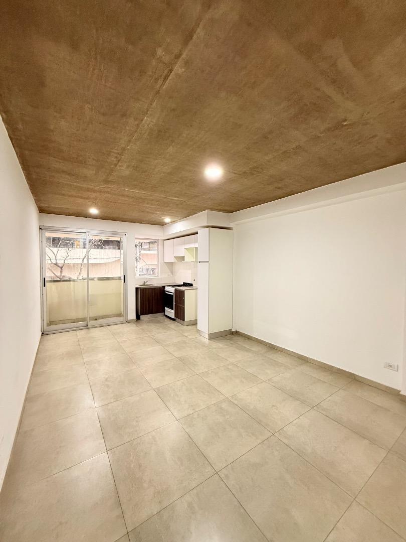 Mendoza 1800, Piso 1